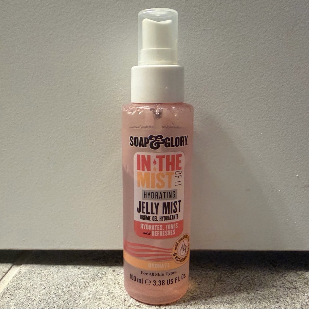 Soap and Glory In The Mist of It Hydrating Jelly Mist 3.38 fl oz NWT - Picture 2 of 2